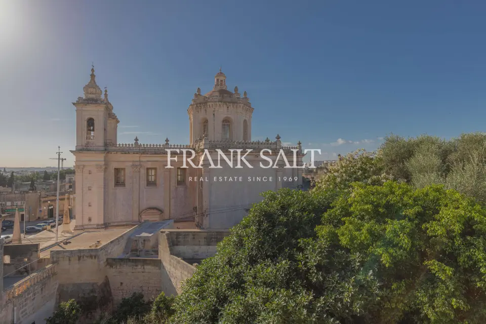 Lija, Furnished House of Character