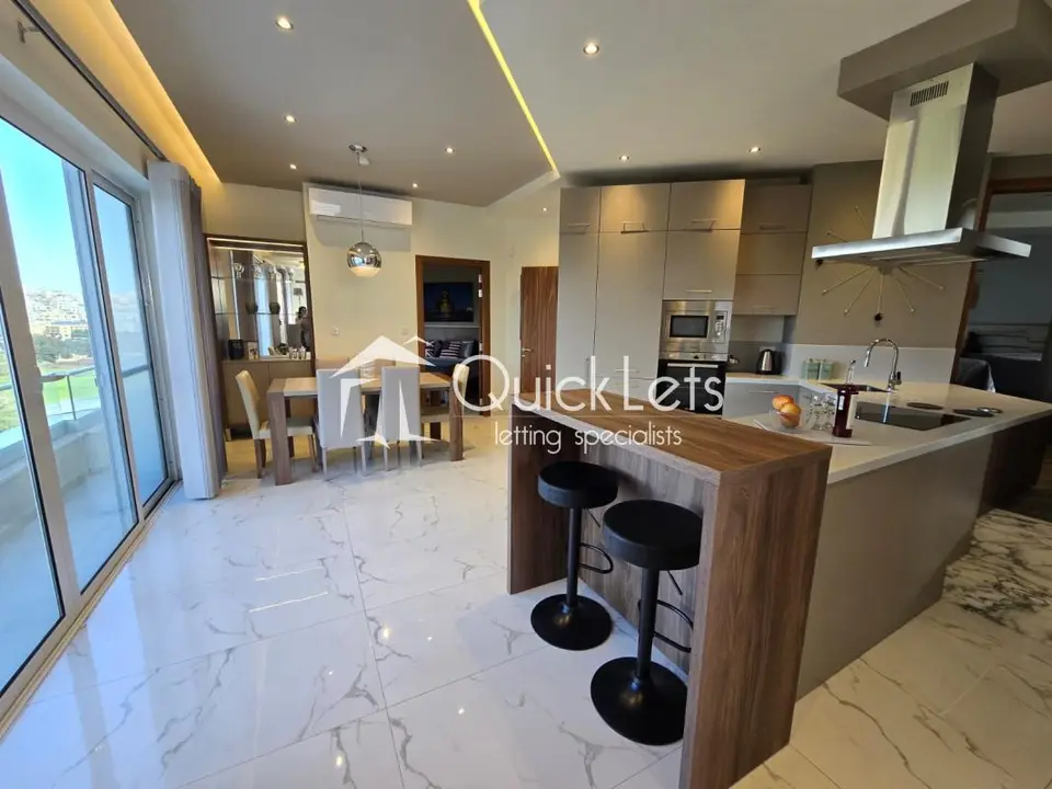 Penthouse 3 chambres à louer à Marsaskala