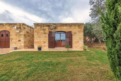 2 Bedroom Commercial Property For Sale in Dingli
