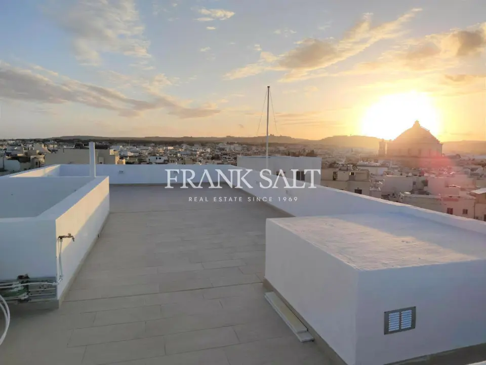 Mosta, Penthouse