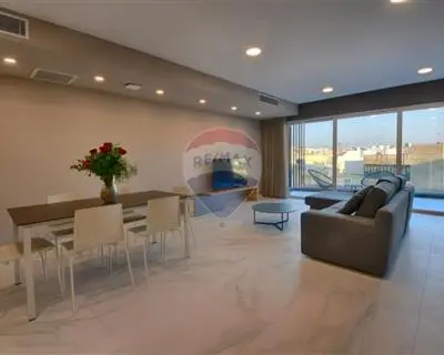 2 bedroom Penthouse to rent in Mosta