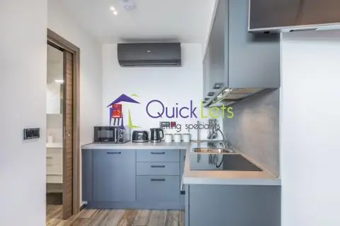 5 bedroom Block to rent in Sliema