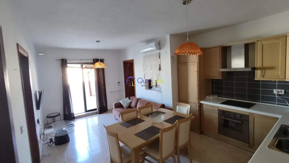 2 bedroom Penthouse to rent in Gzira