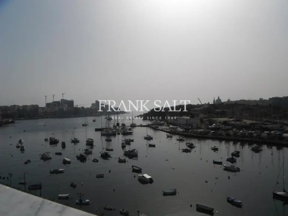 Gzira, Finished Penthouse