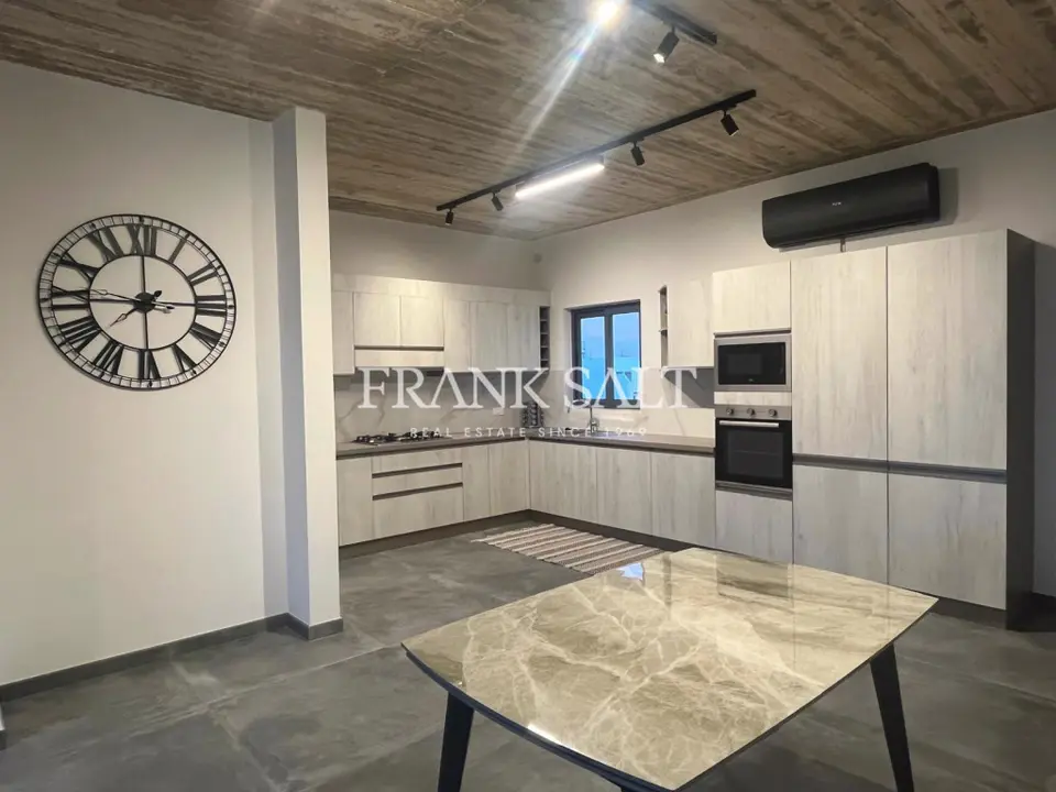 Fgura, Furnished Penthouse