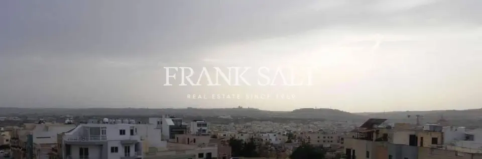 Naxxar, Furnished Penthouse