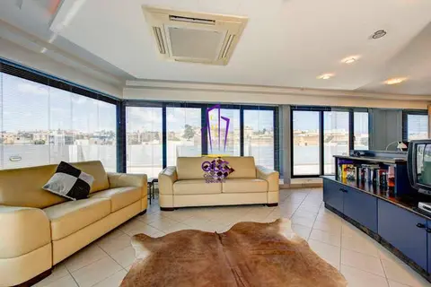 Office to rent in St. Julians