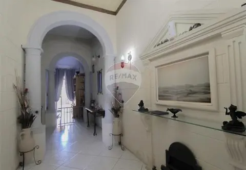 4 bedroom Townhouse for sale in Paola