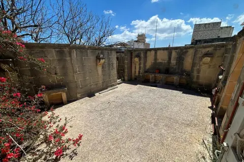 3 Bedroom Town House For Sale in Attard