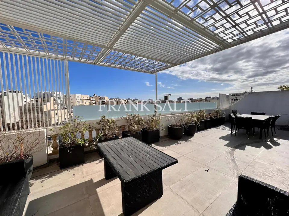 Sliema, Penthouse
