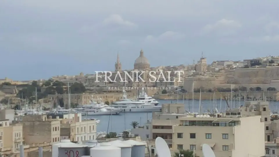 Gzira, Furnished Penthouse