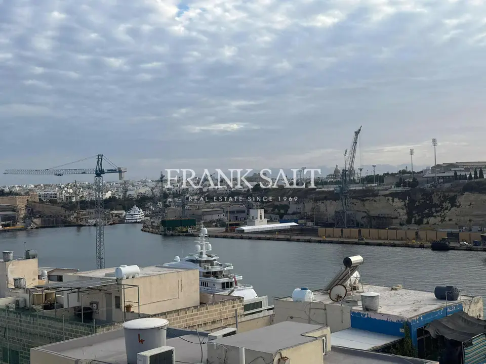 Senglea Furnished Penthouse