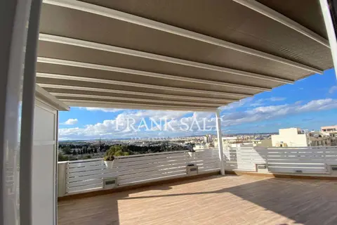 2 Bedroom Penthouse For Sale in Tarxien