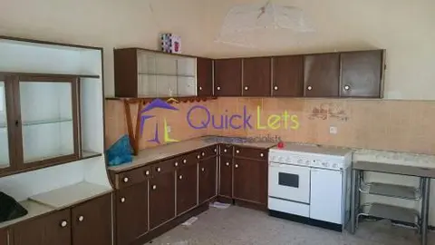 6 bedroom Terraced House to rent in Paola