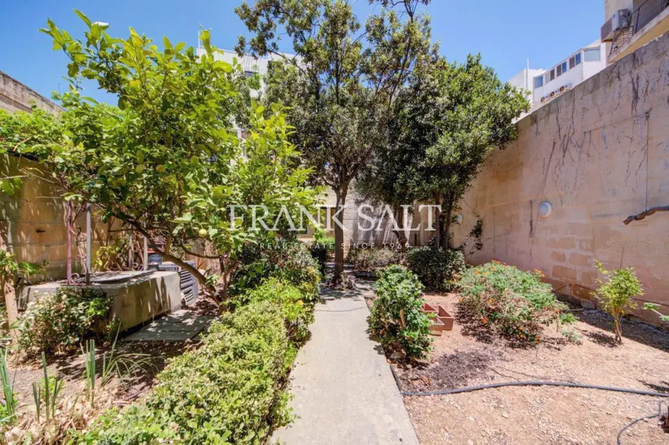 St Julians, Apartment