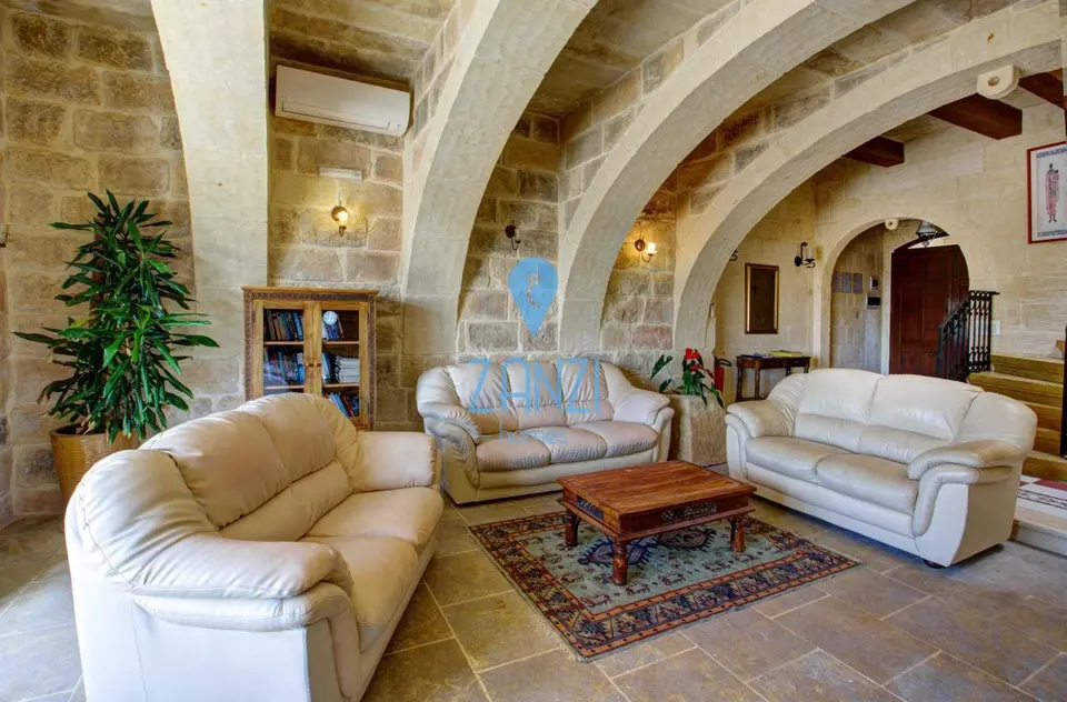 5 bedroom House of Character for sale in Gozo - Xaghra