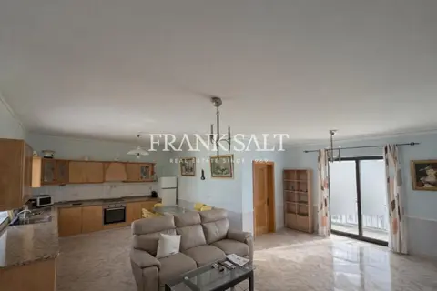 3 Bedroom Apartment For Sale in St Paul's Bay