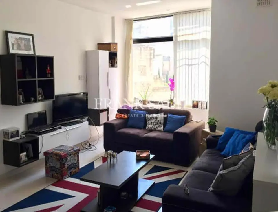 Bahar ic-Caghaq, Furnished Duplex Apartment