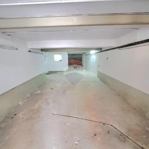 Garage (Residential) for sale in Gzira