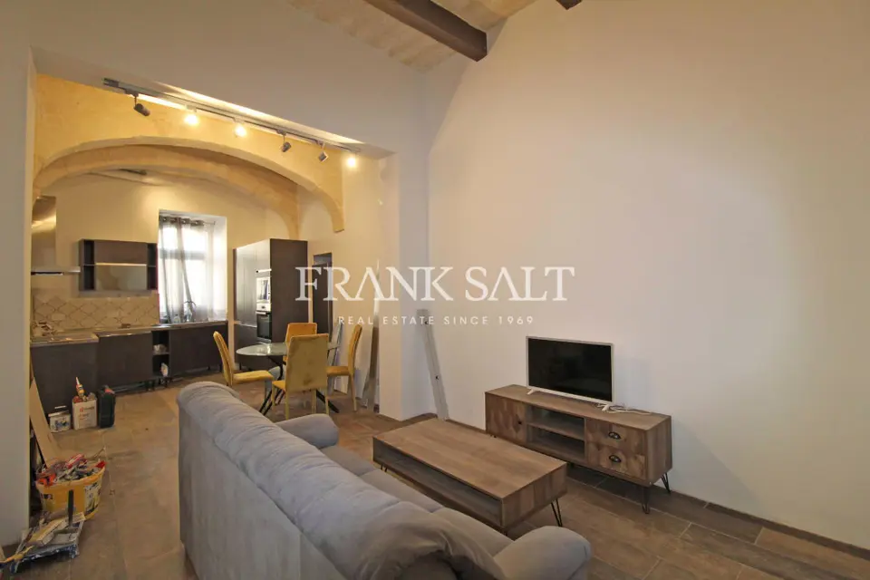 Gudja, Furnished Town House
