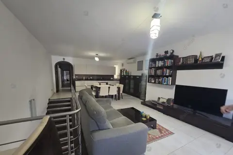 3 Bedroom Maisonette For Sale in Xghajra