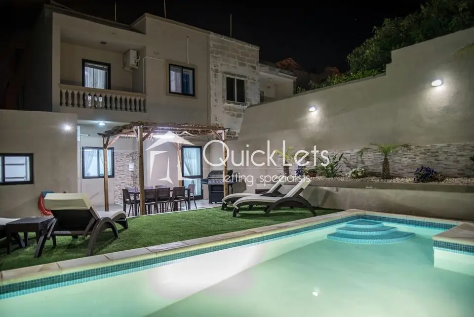 5 bedroom Semi Detached Villa to rent in Rabat