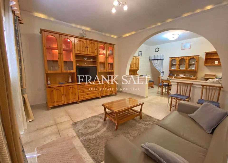 Xemxija, Furnished Maisonette
