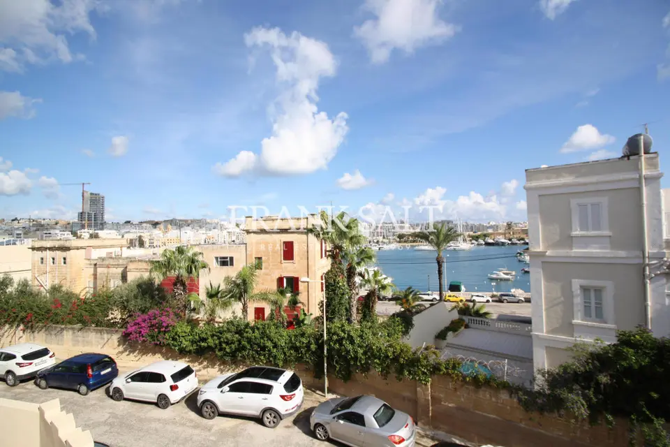 3 bedroom Apartment to rent in Ta' Xbiex
