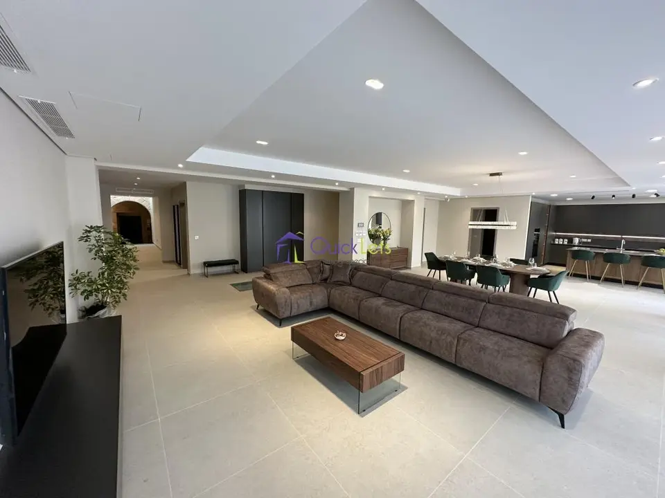 5 bedroom Townhouse to rent in Zebbug