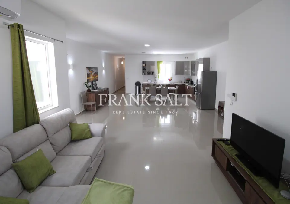 Gharghur, Furnished Elevated Maisonette