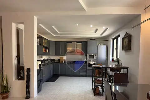 3 Bedroom Apartment For Sale in Swieqi