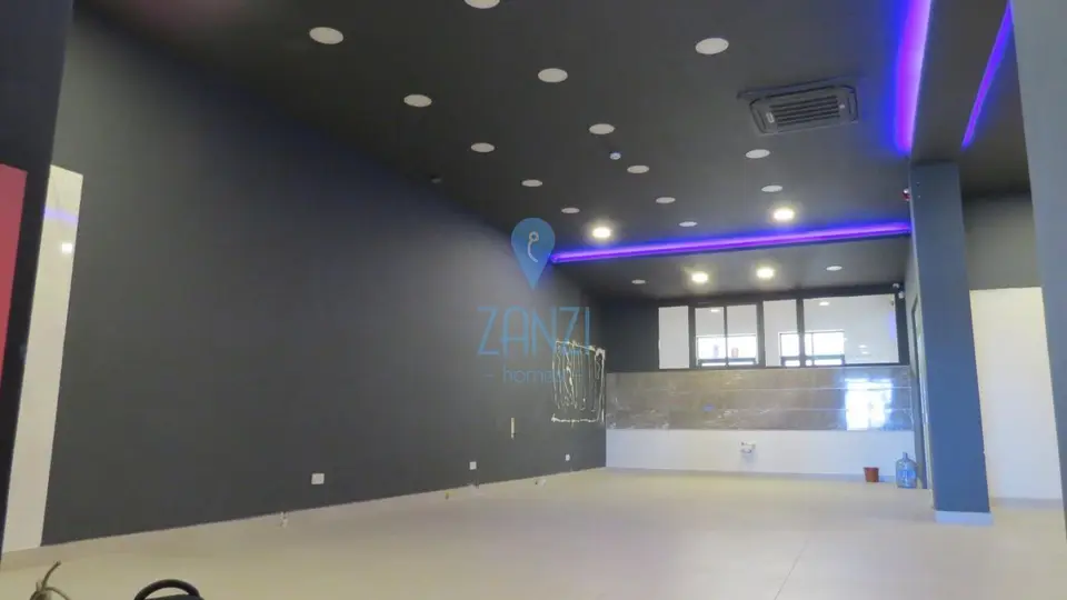 Showroom for sale in Zabbar
