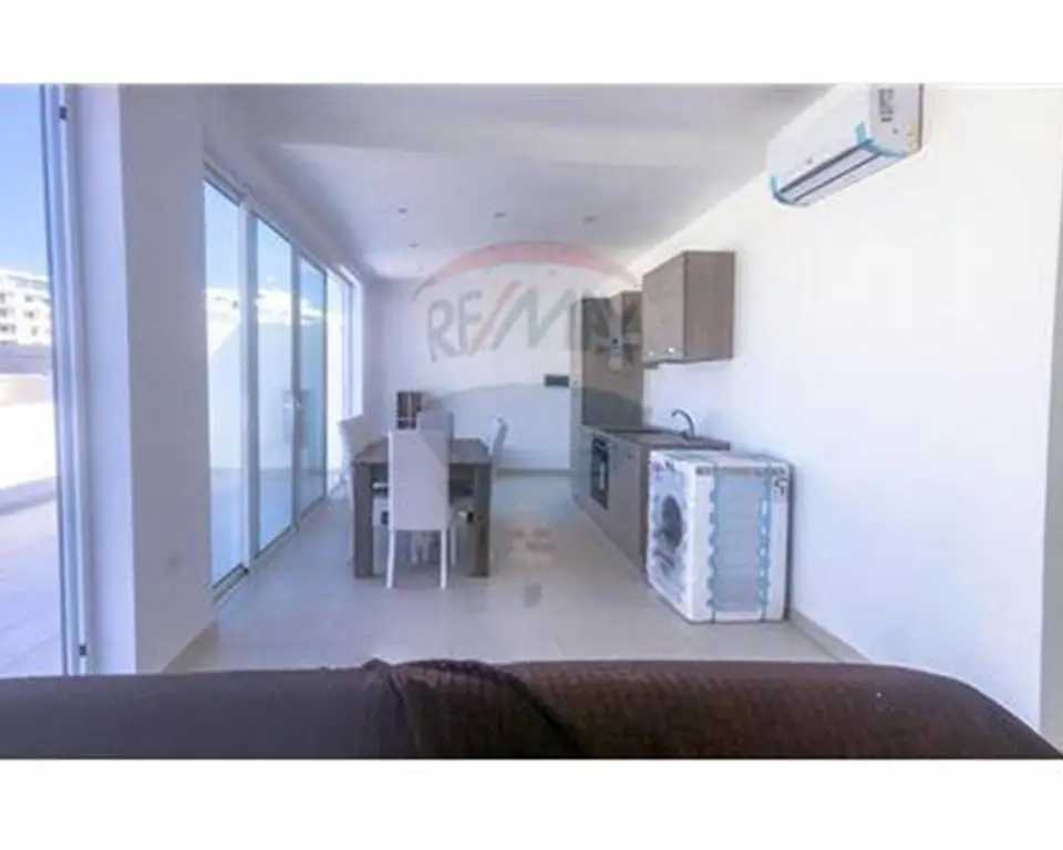1 bedroom Penthouse to rent in Gzira