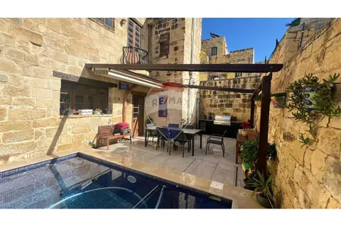 3 Bedroom House of Character For Sale in Mosta