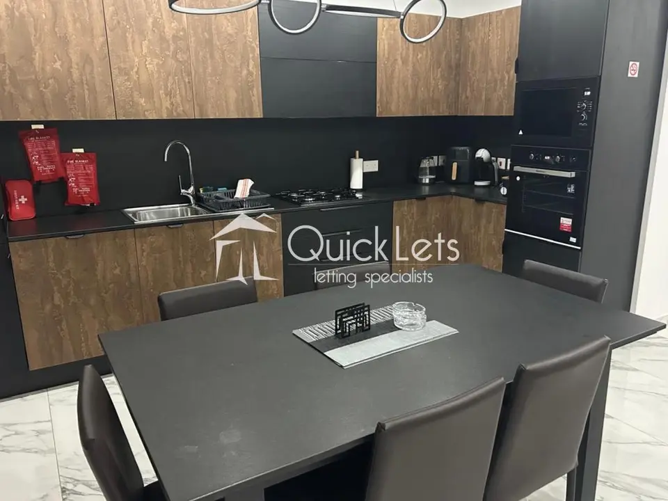 2 bedroom Penthouse to rent in Bugibba