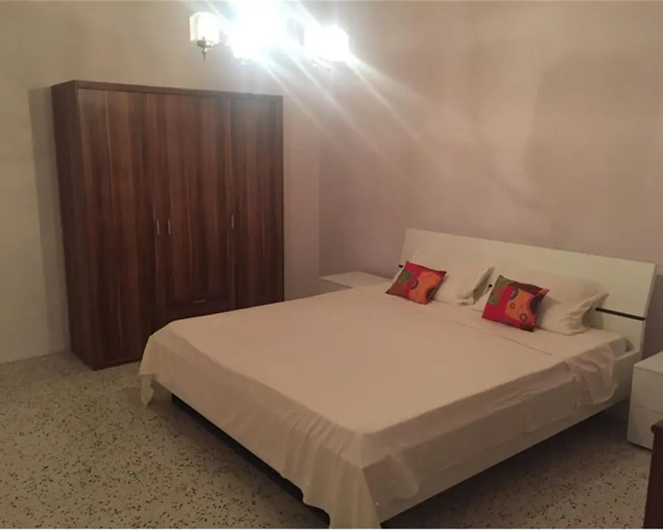 4 bedroom Terraced House to rent in Rabat