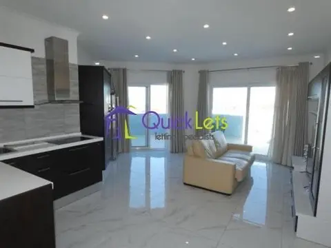 32 bedroom Block to rent in Safi
