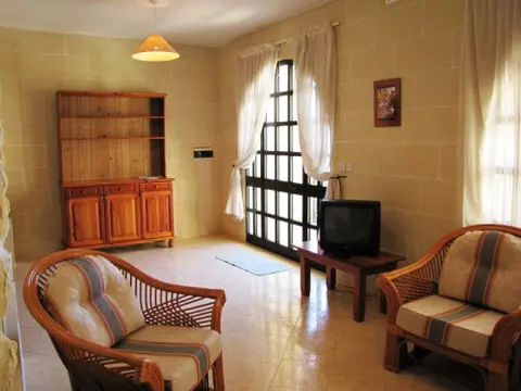 3 bedroom Maisonette to rent in Gozo - Xaghra