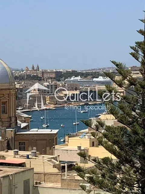 1 bedroom Penthouse to rent in Kalkara