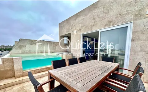 2 bedroom Penthouse to rent in Pembroke