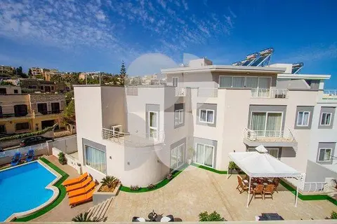 7 Bedroom Villa To Rent in St Julian's