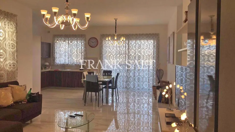 Mosta, Furnished Penthouse
