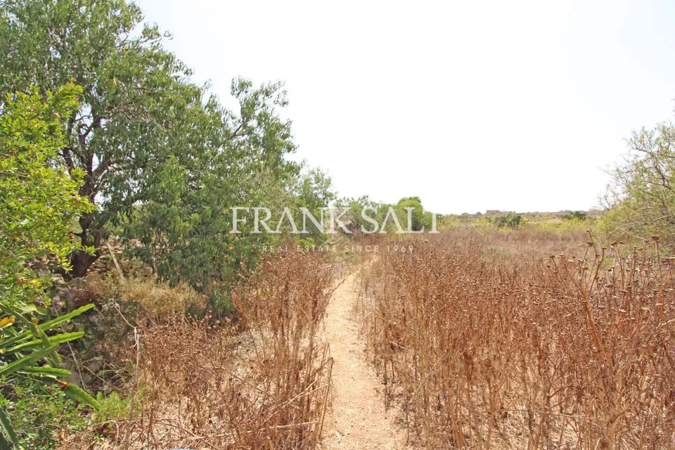 Kalkara, Farmhouse with Land