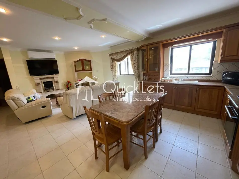 2 bedroom Apartment to rent in Pembroke