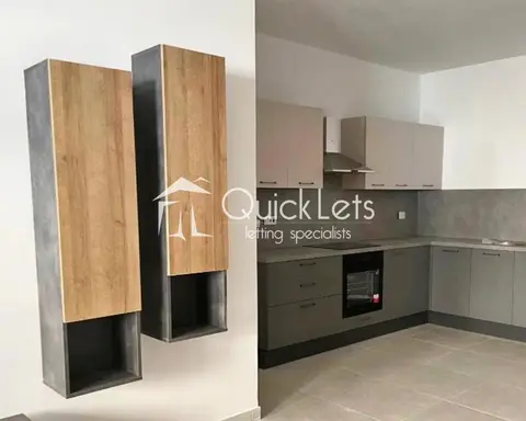 Duplex 3 chambres à louer à Luqa