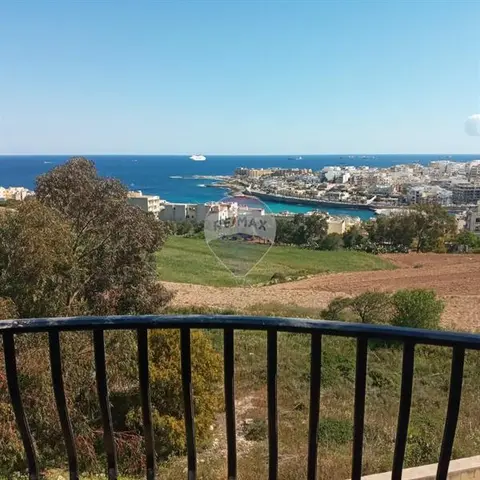 2 bedroom Penthouse to rent in Marsascala