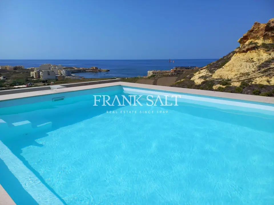 Marsalforn, Furnished Penthouse