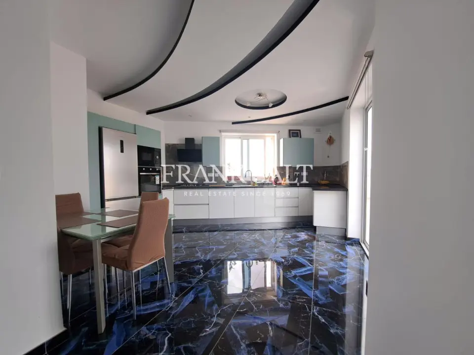 Qawra, Furnished Penthouse + Airspace
