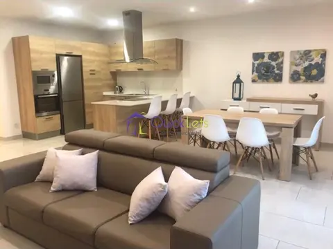 3 bedroom Penthouse to rent in Gzira