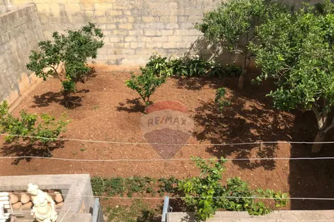 5 Bedroom Terraced House For Sale in Mosta
